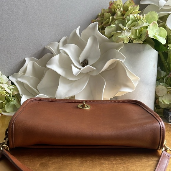 Coach Vintage Classic Legacy Pocket Purse in British Tan #9755 - Picture 9 of 15